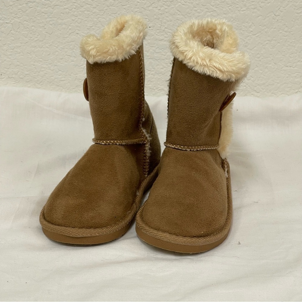 US Sports kids Faux Fur booties Camel Cream Boots Child’s 13 Shoes - Picture 3 of 7